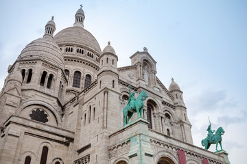 Fototapeta na wymiar Sacre Coeur Basilica, large medieval cathedral, Paris, France