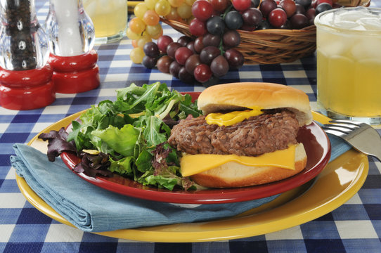 Cheeseburger with salad
