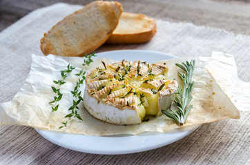 Camembert cheese fondue