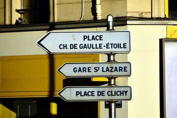 panneau routier à Paris