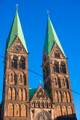 Fototapeta na wymiar Historic town hall and the cathedral in Bremen, Germany