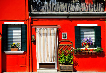 Panele Szklane  Wenecja, wyspa Burano, pomalowany na czerwono dom, Włochy