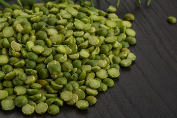 Dry green peas