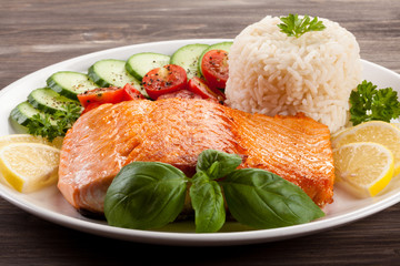 Grilled salmon and vegetables
