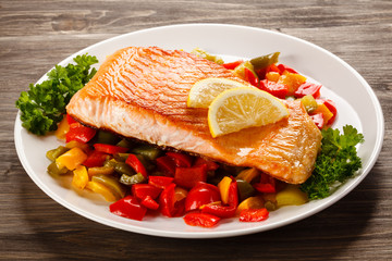 Grilled salmon and vegetables