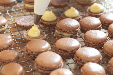 Macaron production
