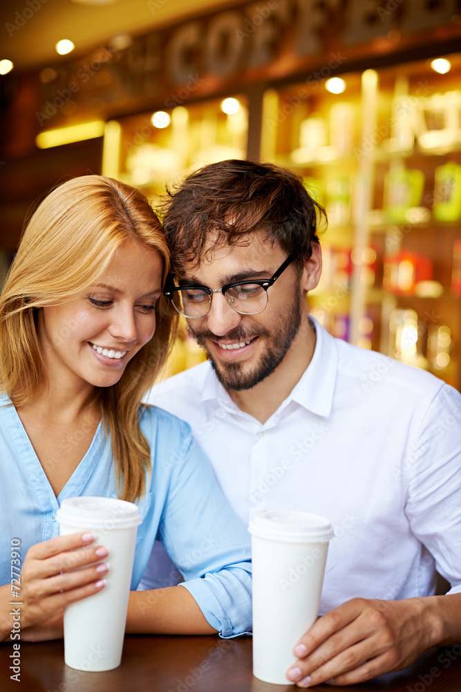 Sticker couple with drinks