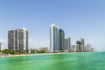 Obraz na płótnie Canvas beach and skyline of Sunny Isles beach, Miami