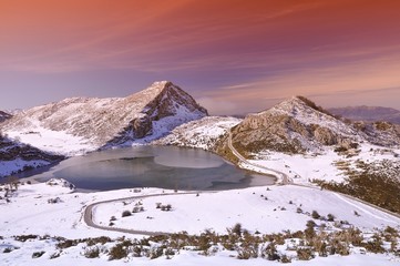 Enol lake.