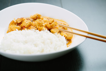 Spicy chicken curry with rice