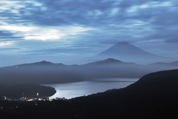 芦ノ湖と富士山