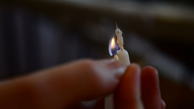 ignition of candle by matches