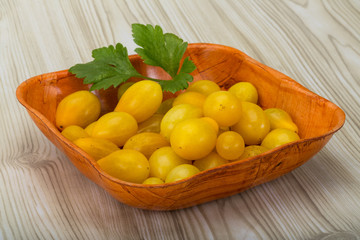 Yellow cherry tomatoes