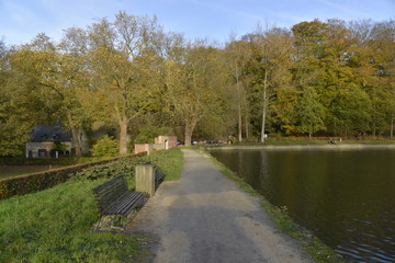 Chemin entre l'abbaye et l'étang des pêcheurs