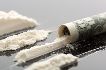Cocaine and 10 dollars note