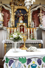 Fototapeta na wymiar Wedding bouquet in church