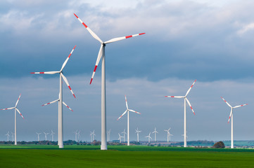 Windkraftanlage, Energiewende, erneuerbare Energien - 72841780