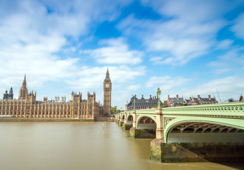 Obraz na płótnie Canvas Thames river and Westminster bridge on a beautiful London sunny