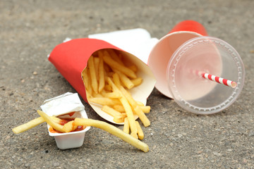 Fototapeta na wymiar Fast food litter