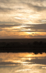 Fototapeta na wymiar beautiful sunset on the lake