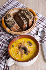 Soup with pasta and mushrooms