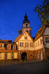 Fototapeta na wymiar Abends am alten Rathaus in Erbach Odenwald