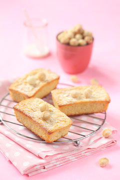 Blondies - White Chocolate Cakes with Macadamia Nuts