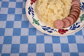sauerkraut with smoked sausage