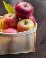 Äpfel  auf  Holz Rustikal