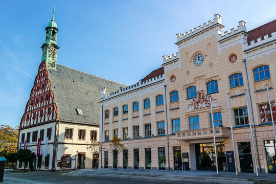 Zwickauer Rathaus mit Gewandhaus
