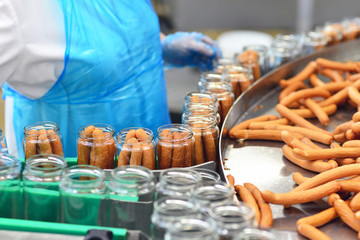 Lebensmittelindustrie Wurstherstellung // Food Industry