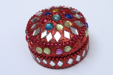 Brilliant small round box