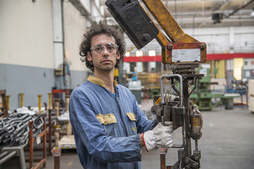 operaio al lavoro