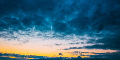 Fototapeta premium Dark Blue Dramatic Sky At Sunset Sunrise Background