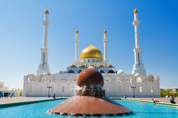 Nur-Astana Mosque - obrazy, fototapety, plakaty