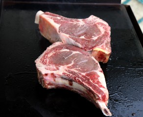 côtes de boeuf à la plancha, grillade de boeuf