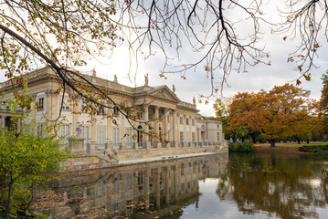 Obraz premium Palace On The Water