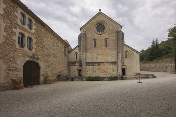 Fototapeta na wymiar Senanque, Kloster in der Provence