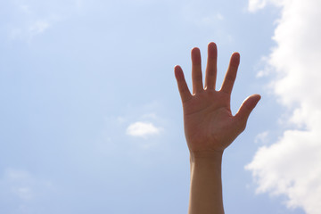 青空と伸ばした手