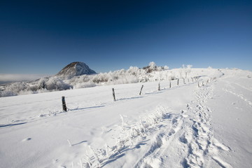 Fototapeta na wymiar winter in mountain