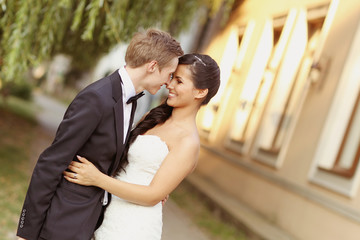 Naklejka premium beautiful bride and groom couple love wedding day