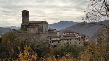 Fototapeta premium Village of Garfagnana