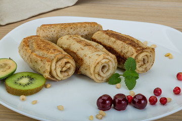 Pancakes with berries