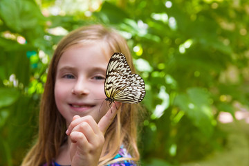 Girl holding Rice Paper butterfly Idea leuconoe