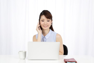 カジュアルなビジネスウーマン