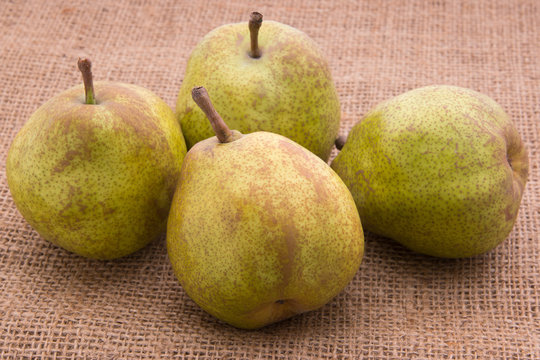 西洋梨 Images Browse 1 133 Stock Photos Vectors And Video Adobe Stock