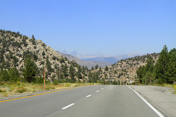 road to Mammoth Lake