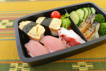 おいしそうな海鮮弁当