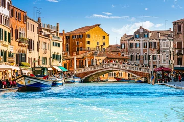 Zelfklevend Fotobehang Ponte delle Guglie (brug van torens) in Venetië, Italië © elvistudio