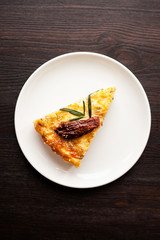 quiche with salmon and sun-dried tomatoes